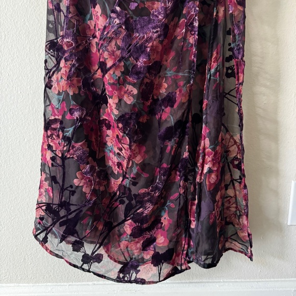 Revolve Showpo Aletts floral velvet burnout maxi dress size 4 - Picture 11 of 15